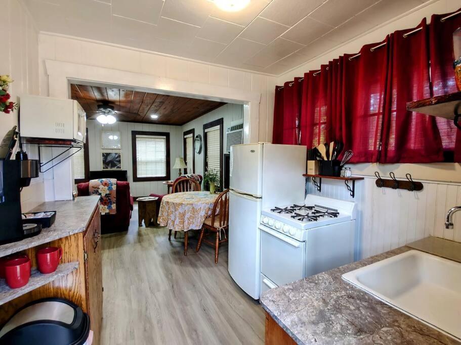 #09 - Large Lakeview One Bedroom- Pet Friendly Hot Springs Zewnętrze zdjęcie
