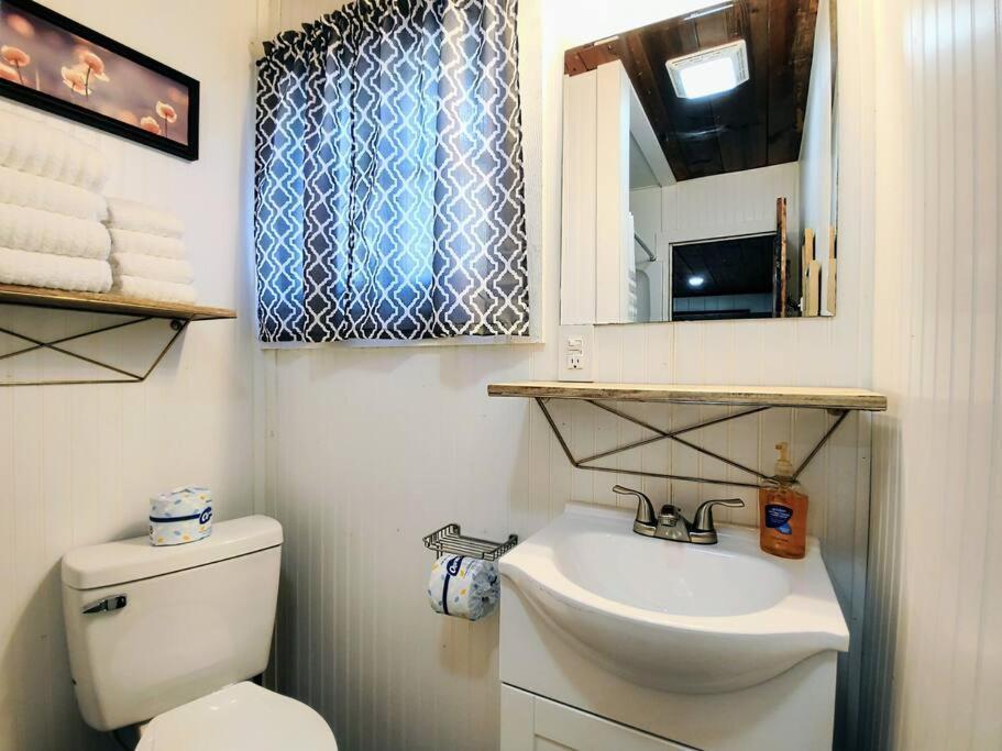 #09 - Large Lakeview One Bedroom- Pet Friendly Hot Springs Zewnętrze zdjęcie